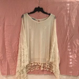 Beautiful Ivory/cream lace scalloped top